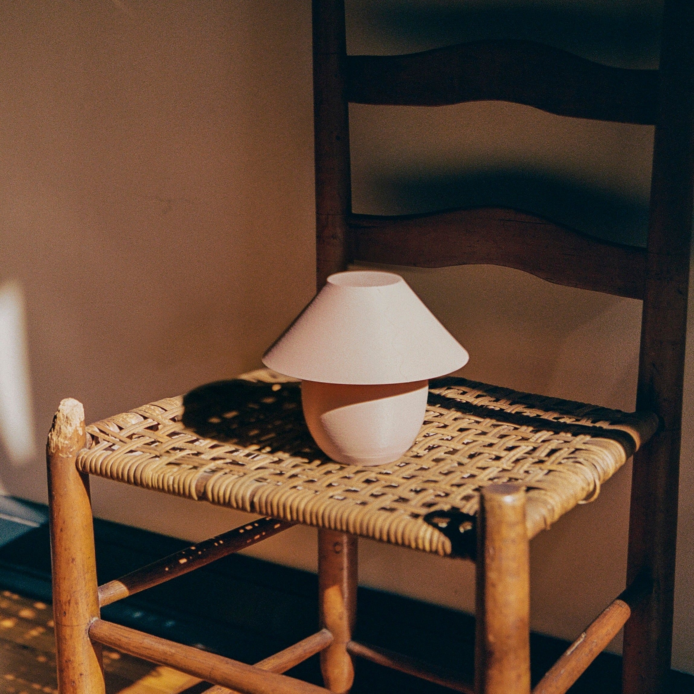 Scoop Lamp