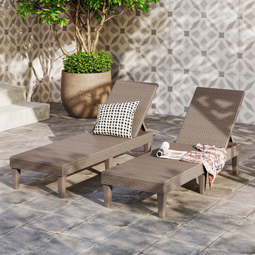 Outdoor Chaise Lounger Chair with Waterproof Rattan Textured PP Surface and 330 lbs Capacity